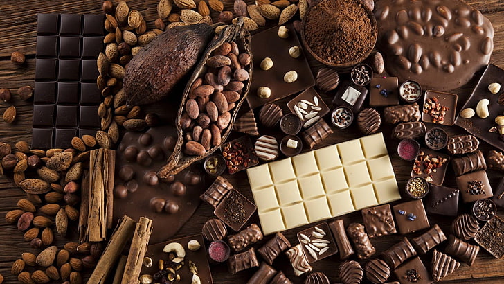 Em banquetes, o chocolate era servido como digestivo no final. Soldados em batalha eram a única
                  exceção a essa exclusividade, pois o chocolate era considerado um estimulante. O chocolate era
                  incluído em suas rações, comido como pellets ou bolachas formadas a partir de cacau moído.